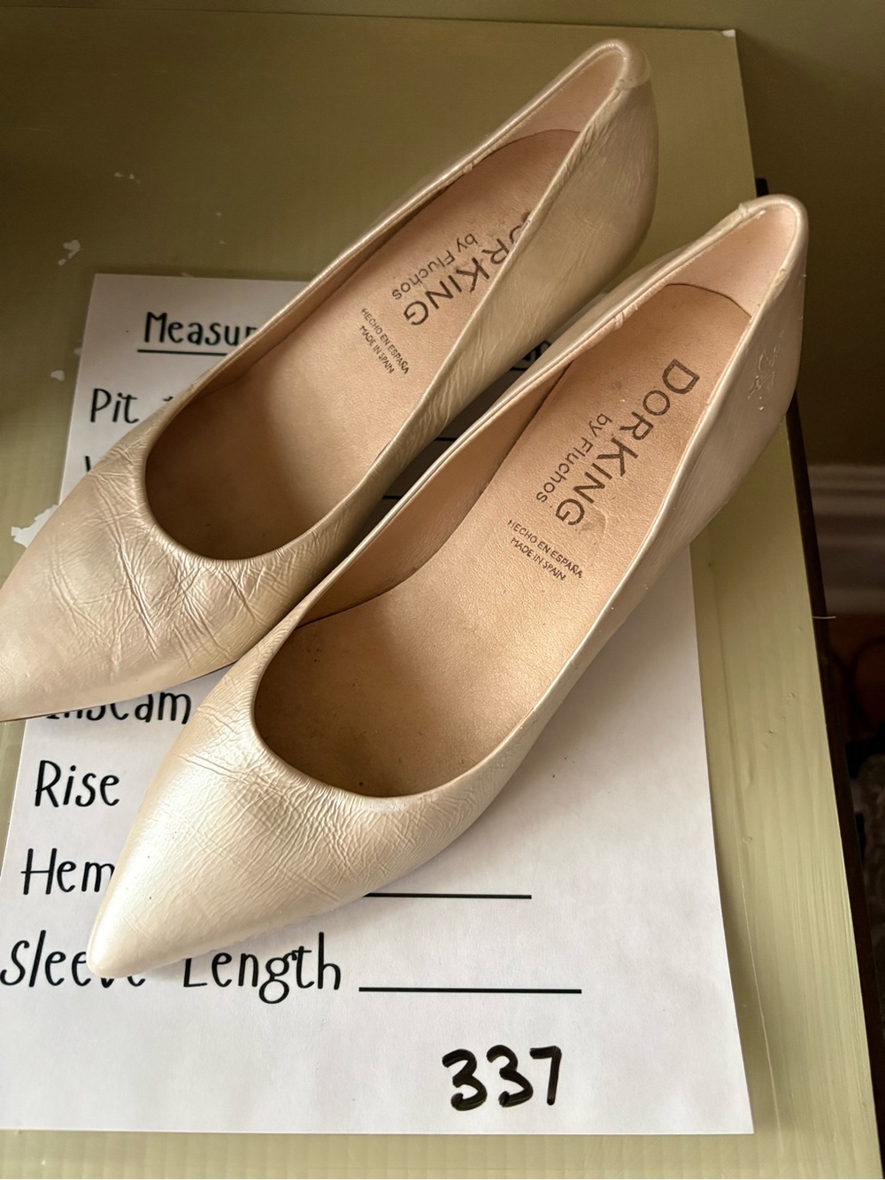 Dorking Women's Low Heel Leather Pumps Pearl sz 39 - Picture 10 of 10